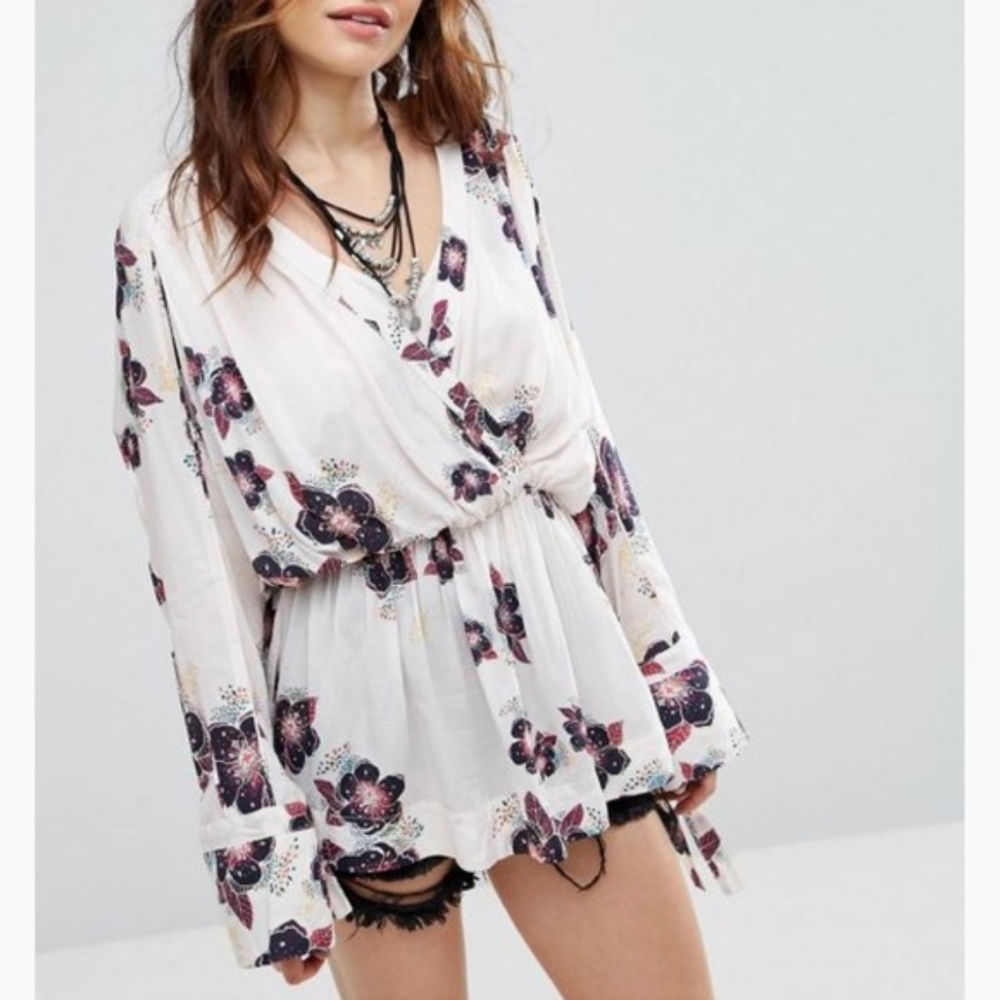 A FreePeople Tuscan Dream Floral Wrap Tunic Blouse